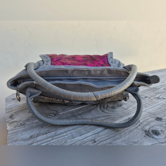 BETSEY JOHNSON VINTAGE LEATHER 'BUTTERFLY BLING' SATCHEL - Picture 9 of 12